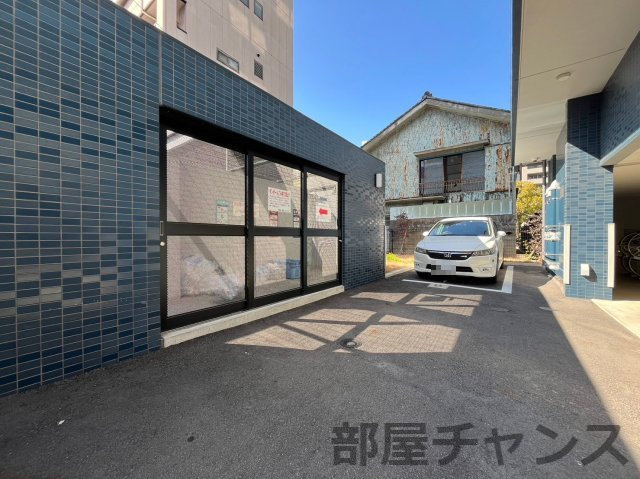 アステリ鶴舞エーナの駐車場