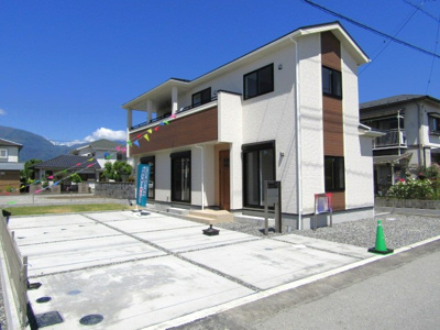 【駐車場】 | ブルーミングガーデン南アルプス市藤田　1号棟 | カースペースがあります