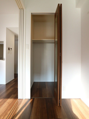 【収納】 | エンクレスト博多LIBERTY | 別号室の写真になります。現況優先。