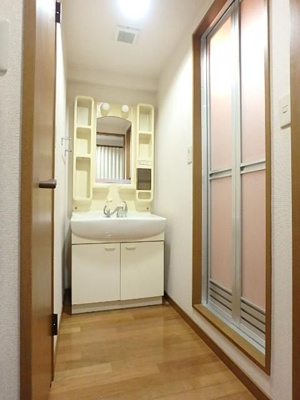 【独立洗面台】 | ラインビュー大丸 | 別号室の写真になります。現況優先。