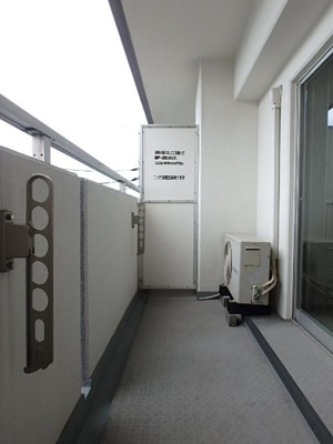 【バルコニー】 | ラインビュー大丸 | 別号室の写真になります。現況優先。

