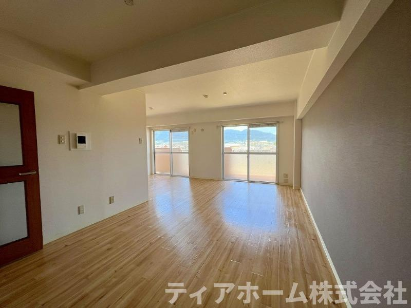 大和高田市田井新町の賃貸マンションの居間・リビング