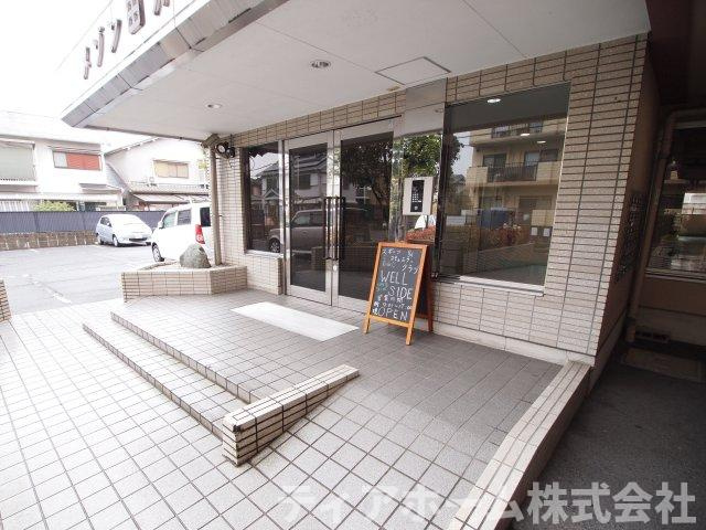 大和高田市田井新町の賃貸マンションのエントランス