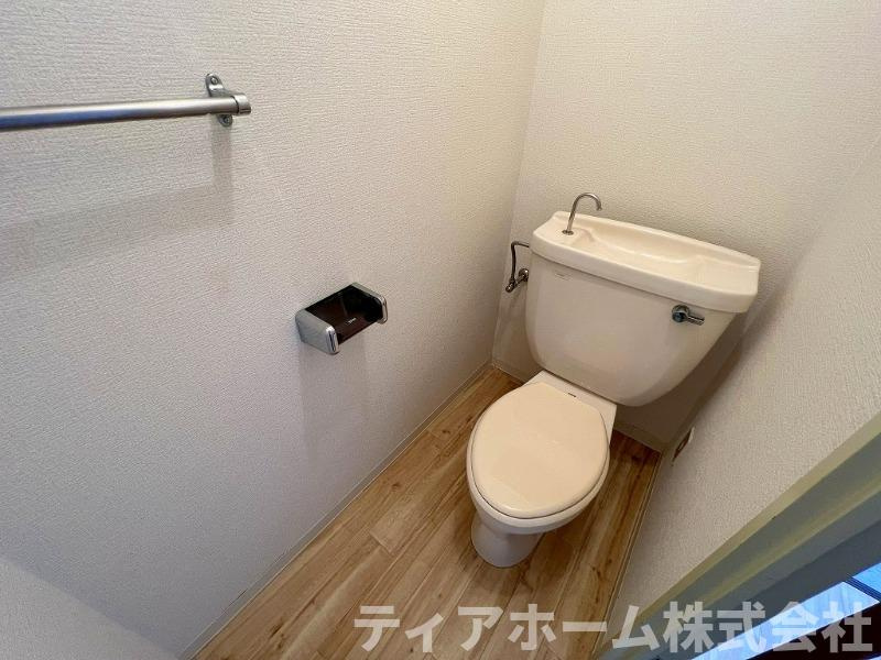大和高田市田井新町の賃貸マンションのトイレ
