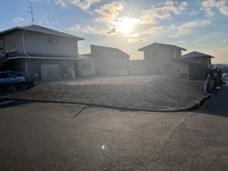 交野市私市山手4丁目　土地の前面道路含む現地写真