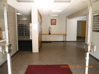 【エントランス】 | タイル張りの綺麗なエントランス部分。