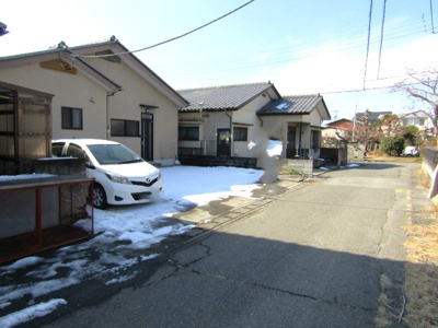 【前面道路含む現地写真】 | 【再生住宅】笛吹市石和町唐柏 | 前面道路含む現地写真です