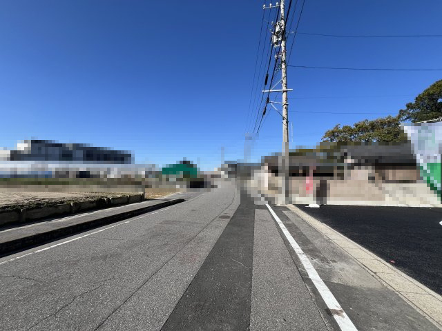 碧南市天神町第2新築戸建　1号棟の前面道路含む現地写真|碧南市天神町第2新築戸建前面道路写真です。南側公道約8.9ｍ～9.5ｍに接道