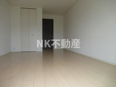 【居間・リビング】 | アルソーレ（東花園賃貸） | 洋室です