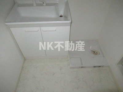 【洗面所】 | アルソーレ（東花園賃貸） | スペースが確保できる洗面所です