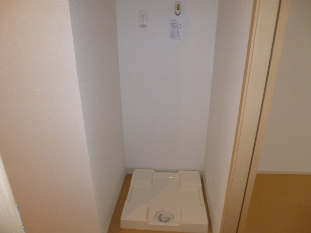 ジョビアル　コートのその他|洗濯機置き場