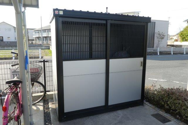 総社市駅南１丁目の賃貸マンションのその他共用部分|敷地内ゴミステーション・当番なし