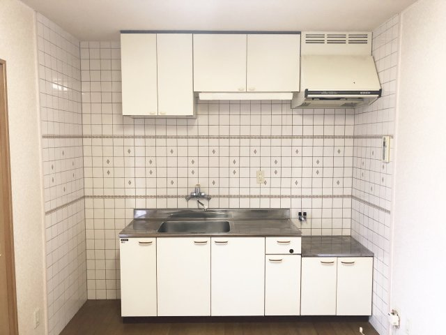 【キッチン】 | カンフォータブル一番館 | ※同物件、別のお部屋の写真です。