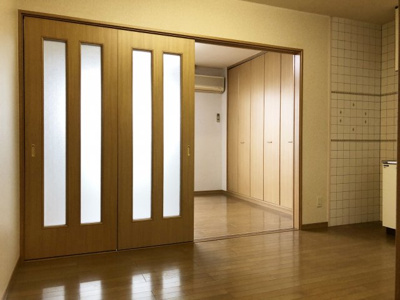 【居間・リビング】 | カンフォータブル一番館 | ※同物件、別のお部屋の写真です。