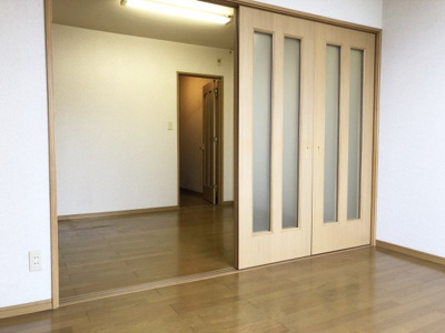【洋室】 | カンフォータブル一番館 | ※同物件、別のお部屋の写真です。