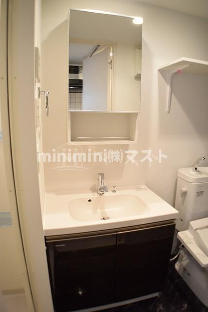クリスタルグランツ西本町の洗面所
