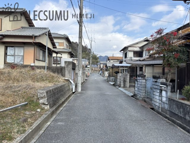 姫路市夢前町寺／売土地の前面道路含む現地写真