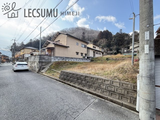 姫路市夢前町寺／売土地の前面道路含む現地写真