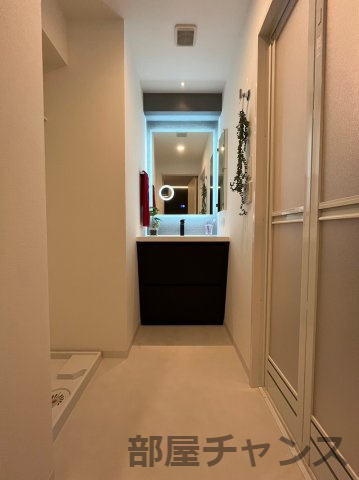 THE CROSSの独立洗面台