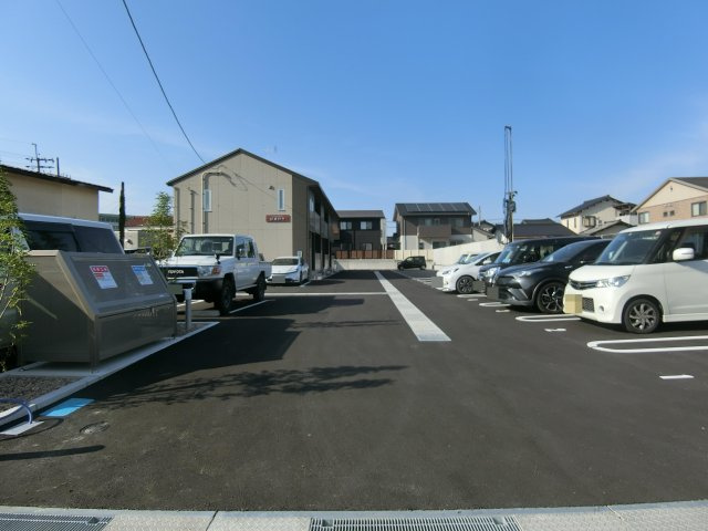 ひまわりの駐車場