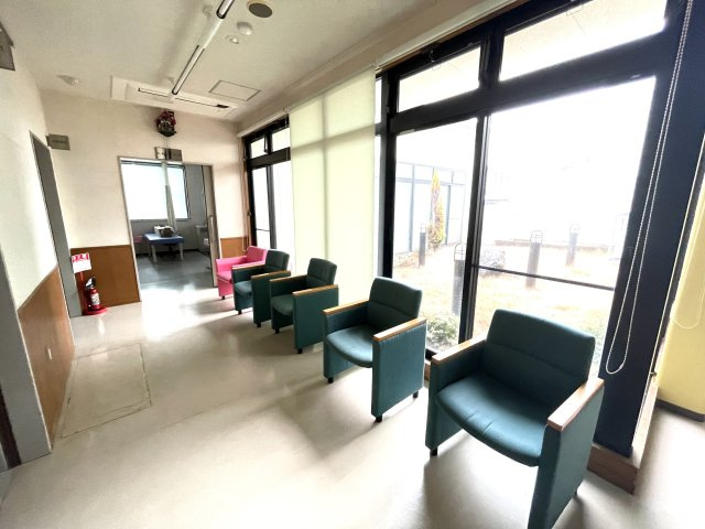 日進市岩崎店舗(P共用31台)のロビー
