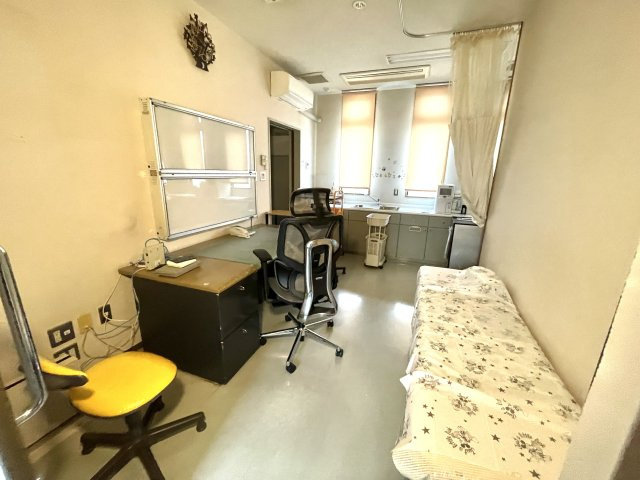 日進市岩崎店舗(P共用31台)の内装
