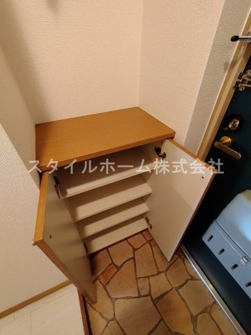 【玄関】 | エスペランザ | 別部屋写真です。