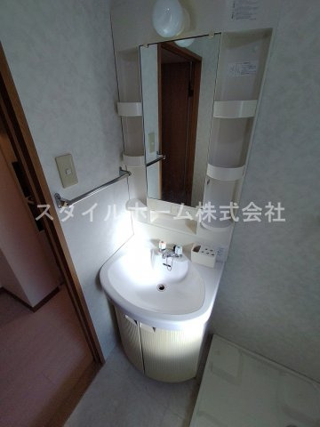 【独立洗面台】 | エスペランザ | 別部屋写真です。