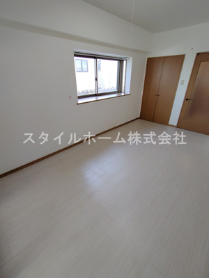 【居間・リビング】 | エスペランザ | 別部屋写真です。