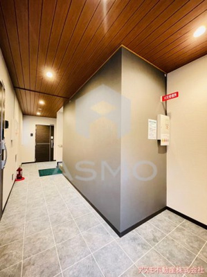 【エントランス】 | TRICERA Court