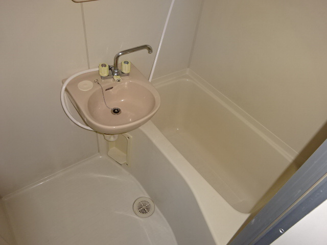 カーサ滝の茶屋の浴室