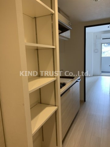 レオンコンフォート天神橋の玄関|収納もある玄関です