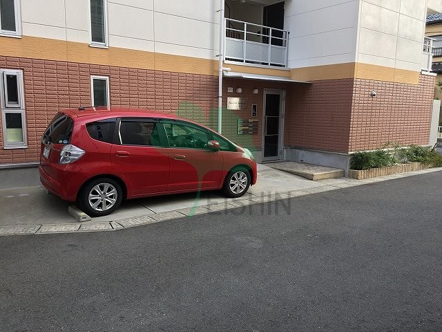 パームヴィラ笹原4の駐車場