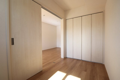 【洋室】 | エフ・なにわ