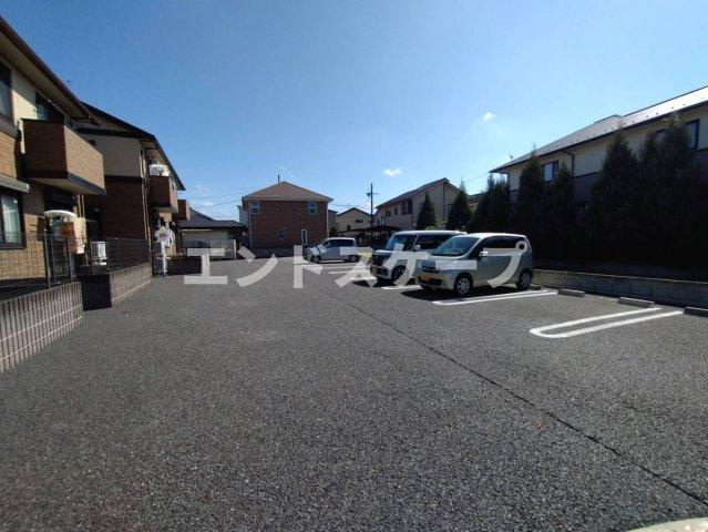 サンクレール　Ｂの駐車場