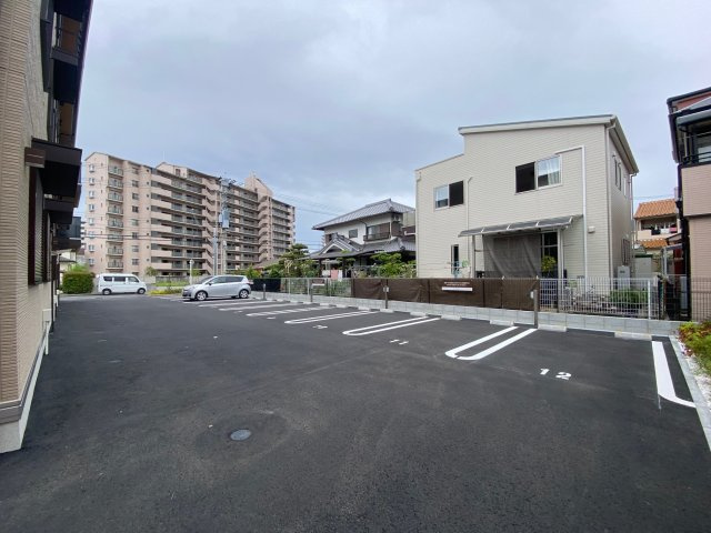 Dear Court大美野の駐車場