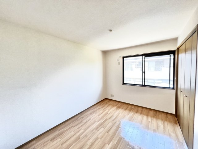 フォン・ブラウンの洋室|スタンダードな洋室です