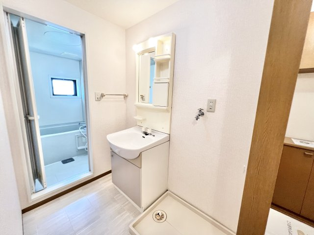 フォン・ブラウンの洗面所|スペースが確保できる洗面所です