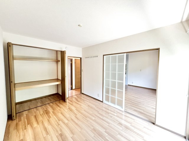 フォン・ブラウンの寝室|開放的な寝室です