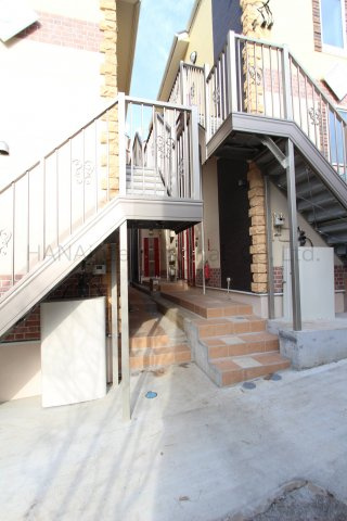 ユナイト西横浜ストラウドのエントランス