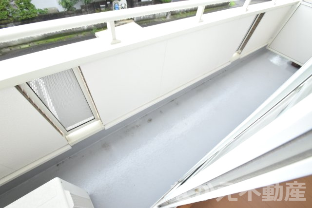 【バルコニー】 | 広々としたバルコニーです