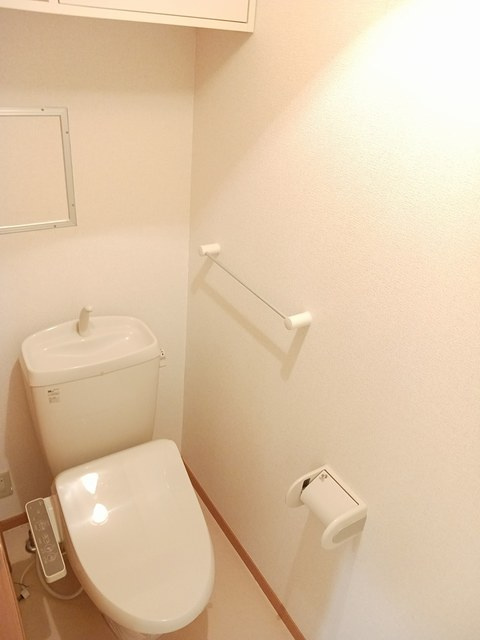 メゾンラルジュBのトイレ
