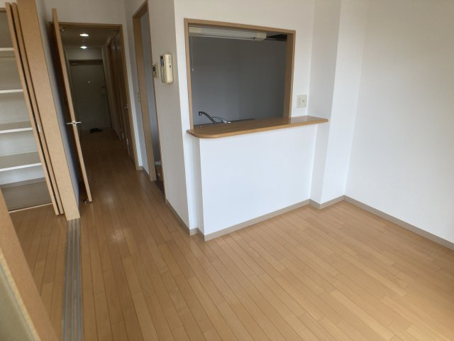 メイプル青山Aの居間・リビング|同一間取り別部屋写真です。
イメージです