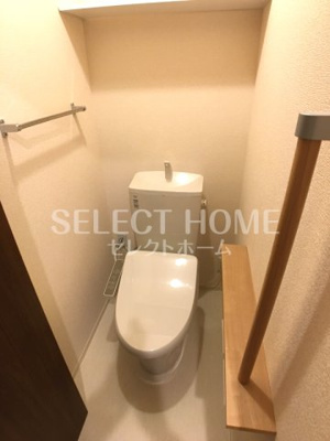 【トイレ】 | Ｄ－Ｃａｓｔｌｅ | 落ち着いた色調のトイレです