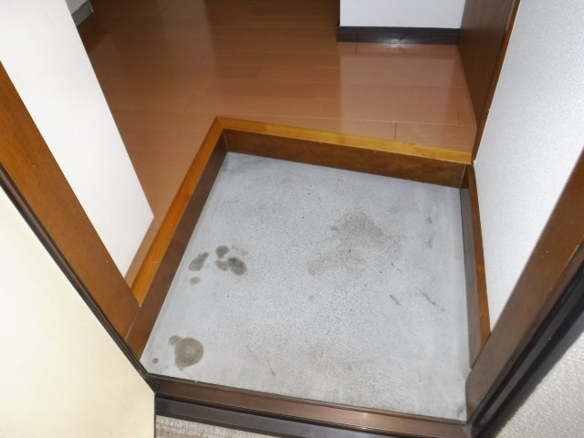 フラッツ・ニシムラの玄関