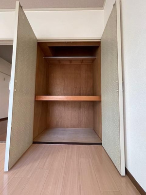 【収納】 | 第3入江ビル東雲壱番館 | 別号室の写真になります。現況優先。