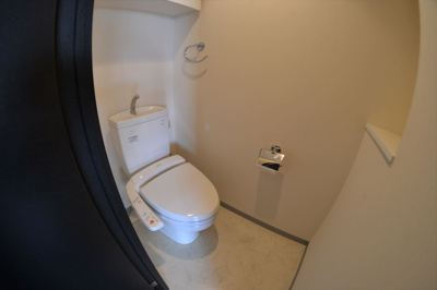 【トイレ】 | フローライト南森町 | ゆったりとした空間のトイレです