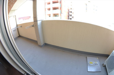 【バルコニー】 | フローライト南森町 | バルコニーからの眺めを楽しみながら食事をしませんか