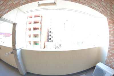 【バルコニー】 | フローライト南森町 | 落ち着いた時間を過ごせるバルコニーです