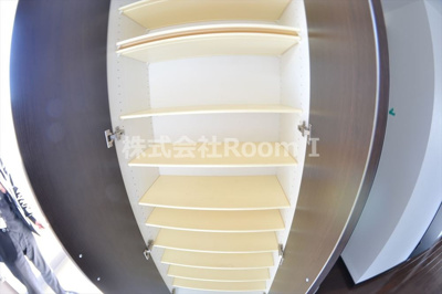 【収納】 | フローライト南森町 | たっぷりとした収納スペースです